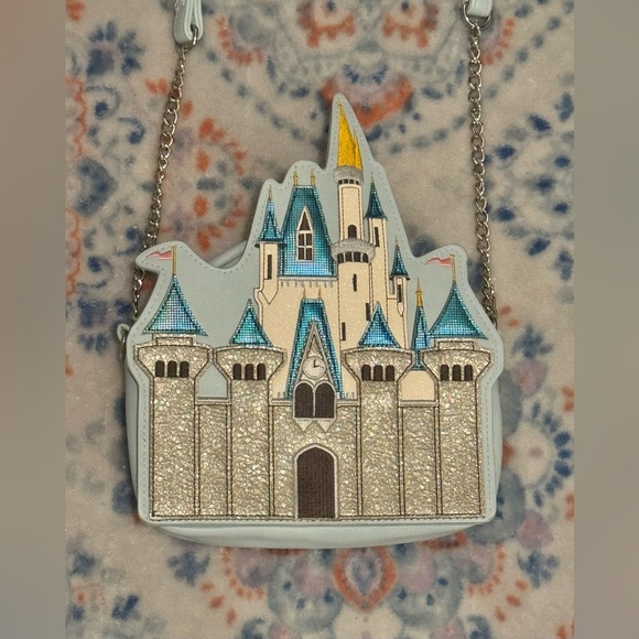 Danielle Nicole Disney Parks Cinderella Castle Crossbody Purse Bag RARE - Picture 4 of 11